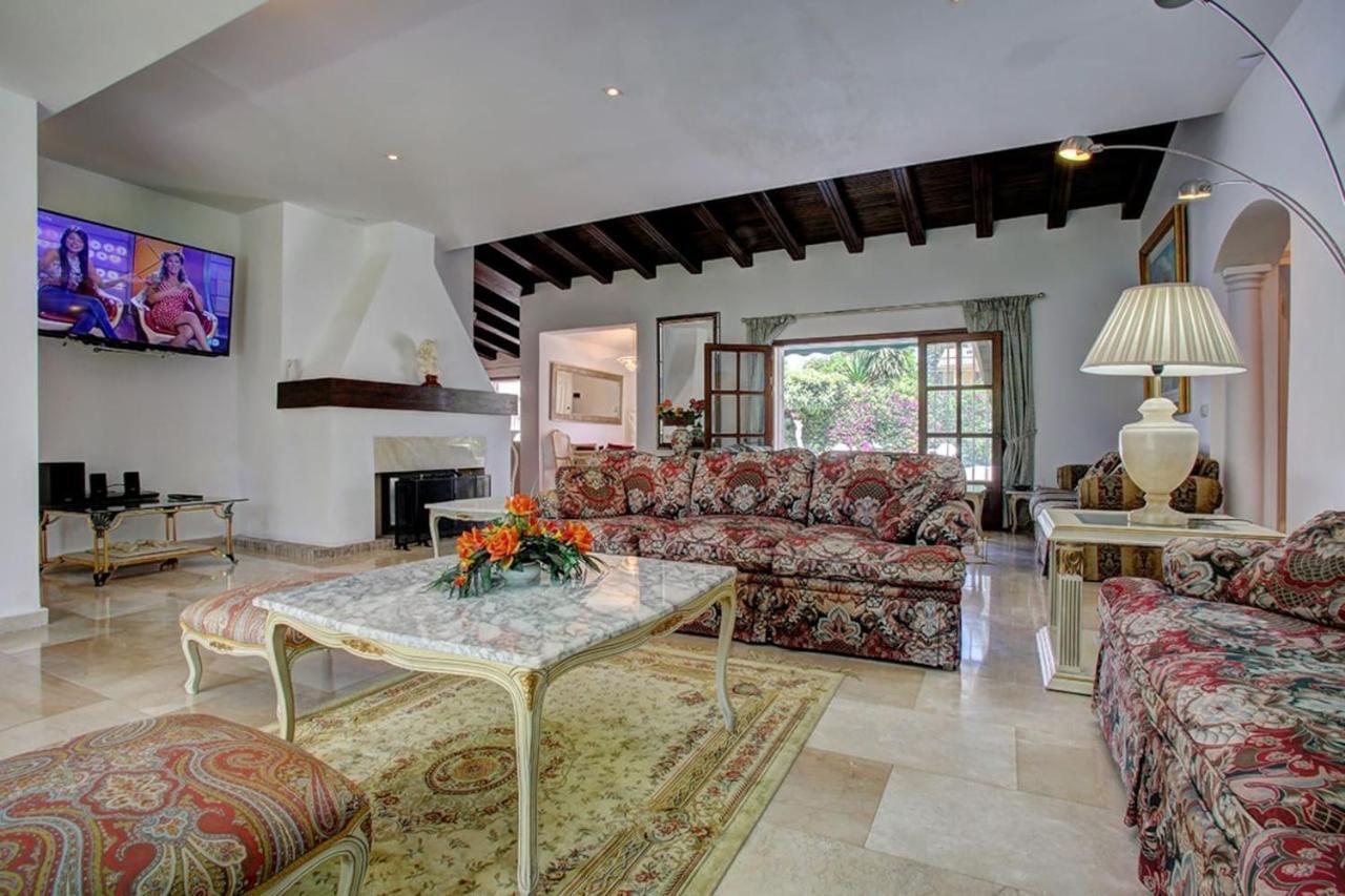 Exclusive Villa Las Palmeras Puerto Banus With Heated Private Swimming Pool, Marbella, Spain Экстерьер фото